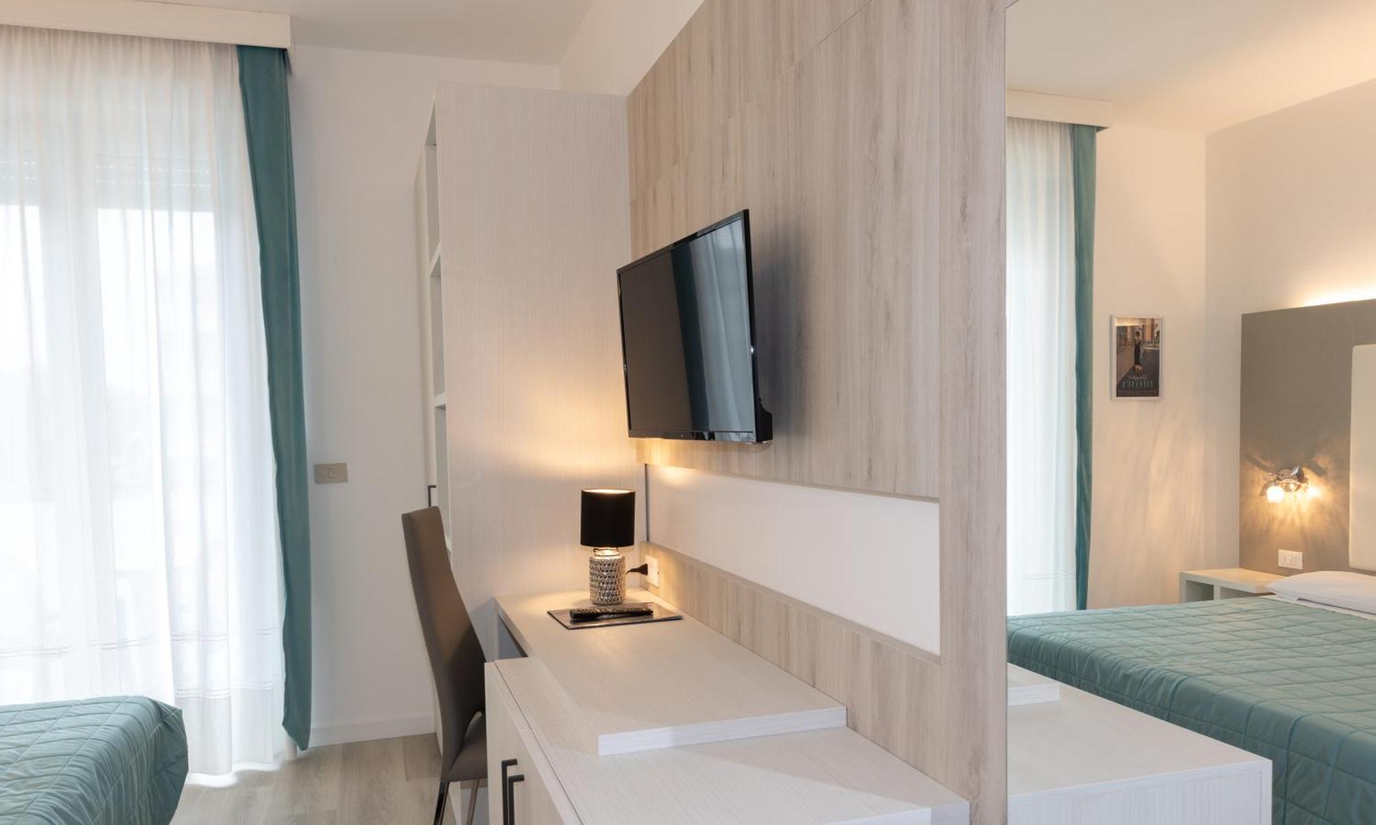 Hotel Carinthia 3*